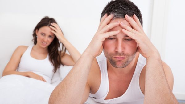 تظن معظم النساء أن القليل من المجهود في العلاقة الحميمة سيثير الزوج ويسعده تظن معظم النساء أن القليل من المجهود في العلاقة الحميمة سيثير الزوج ويسعده
