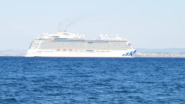 Cruise ship Azamara Journey arrived at Doha Port carrying more than 1,000 tourists of different nationalities. (Shutterstock)