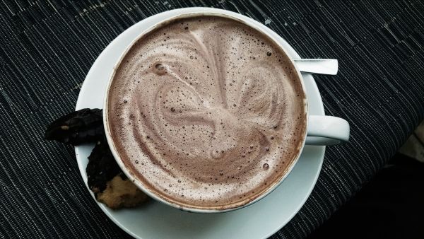 A seemingly innocent little cup of hot chocolate--drink it slowly! (Pixabay) 
