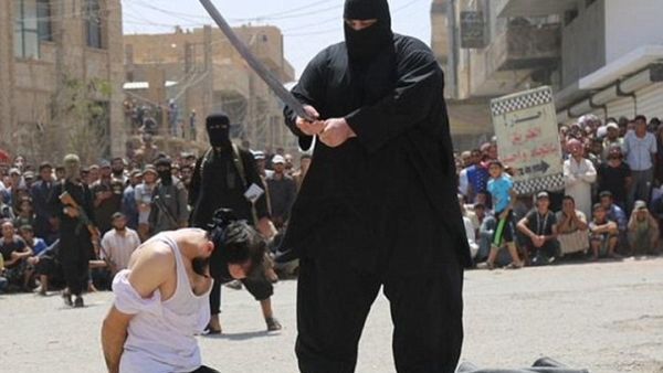 بعد عام على خروجه.. تنظيم الدولة "يبث الرعب" في الرقة
