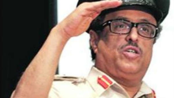 كوهين يتحدى خلفان: أتُنْكر مشاركة طيار إماراتي في قصف غزة؟!