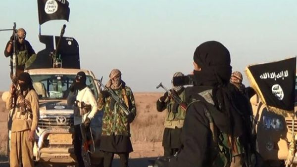 القاعدة يتبنى اختطاف مسؤول يمني في حضرموت
