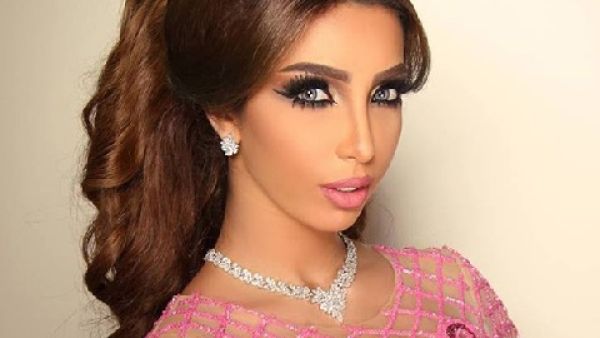 دنيا بطمة ترد على خبر طلاقها