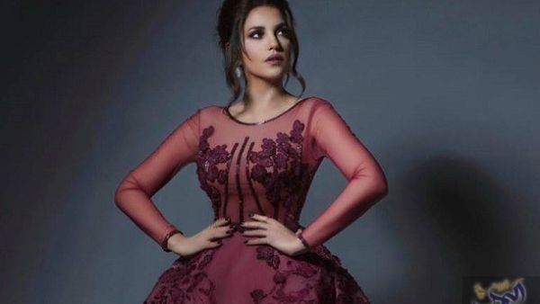 الفنانة درة
