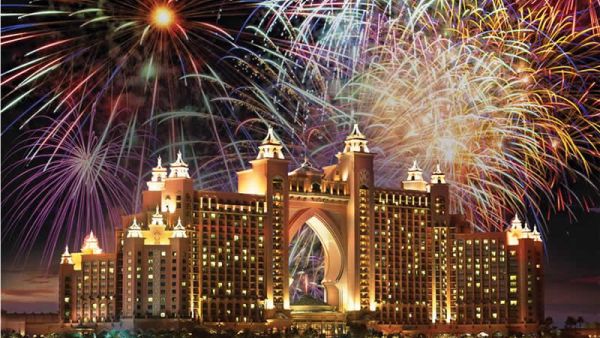 LEDs and comet shows will be displayed from Burj Khalifa, Dubai Opera and various other buildings in Downtown Dubai. (Pursuitist)