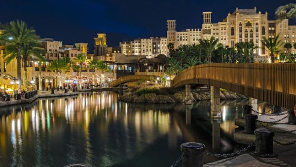 استكشفوا العالم من خلال الفن من اليابان إلى كينيا  (Shutterstock)