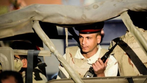Egyptian soldier prepares for ongoing security operation in north Sinai (AFP/File Photo)	

