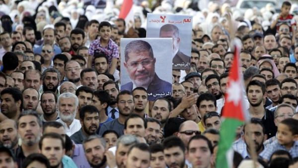 About 9.5 million Egyptians live outside the country, with 6.2 million expats living in Arab countries. (Khalil Mazraawi/ AFP)