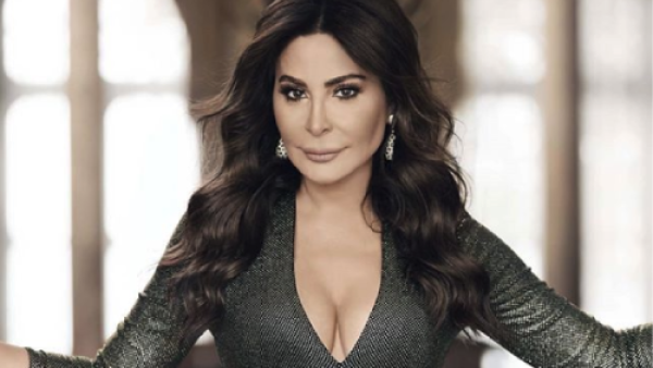 تُعد إليسا من أكثر الفنانات العربيات أناقة وشياكة

