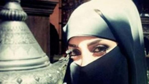 نقاب نسرين طافش يثير الجدل 