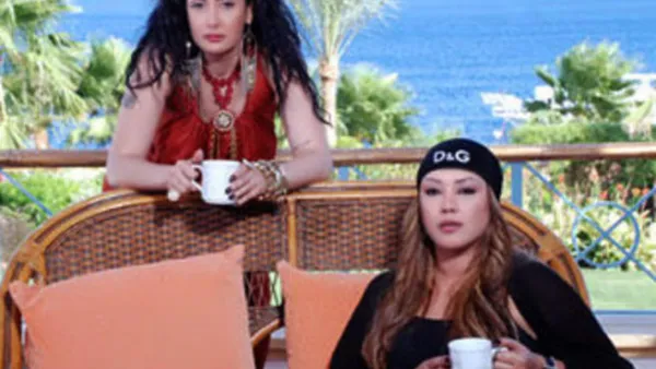 مشهد من مسلسل (زهرة و أزواجها الخمسة)
