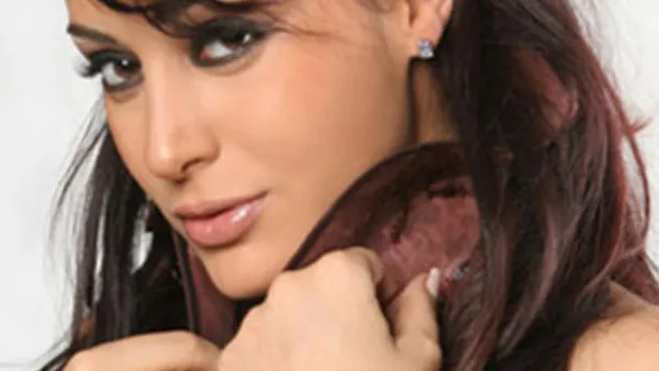 مايا نصري
