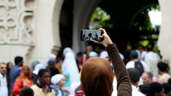 Young people in Paris discuss what it’s like to be young, French and Muslim (Twitter)