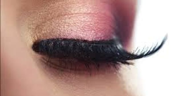 The underground false eyelash trade in Jordan is apparently booming. (Shutterstock)