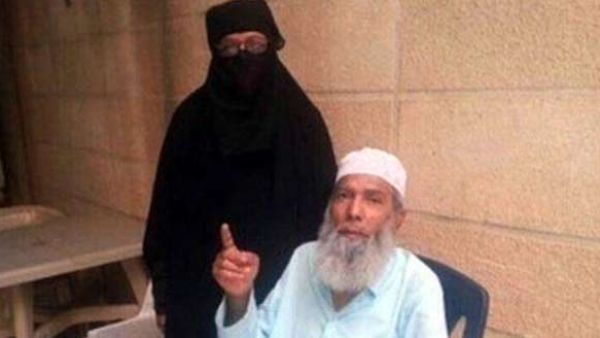 تضم الأسرة، التي غادرت بريطانيا 3 أطفال تتراوح أعمارهم بين سنة واحدة و11 سنة