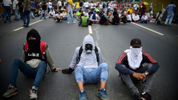 المعارضة تعد بتنظيم "اكبر" تظاهرة السبت في فنزويلا