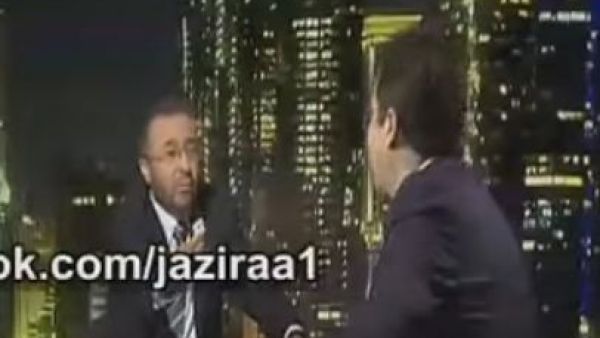فيصل القاسم يعطي ضيفه "حبة باندول" أو "تحميله" ثم يطرده على الهواء - يوتيوب