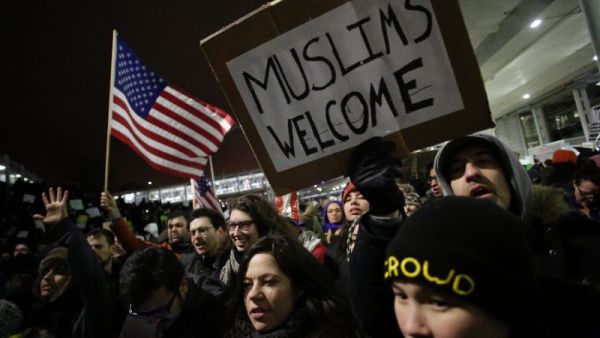 US President Trump's immigration ban has sparked mass protests, such as this rally at Chicago O'Hare International Airport. (AFP Photo/Joshua LOTT)
