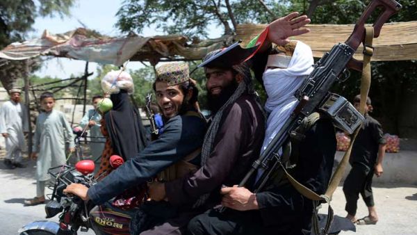 عناصر طالبان وتنظيم الدولة “داعش” تبادلت إطلاق النار في منطقة “نورلام صهيب”