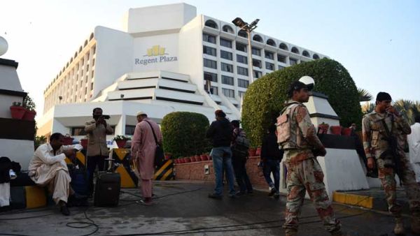 الشرطة الباكستانية تعلن مقتل 11 شخصا بحريق في أحد فنادق كراتشي