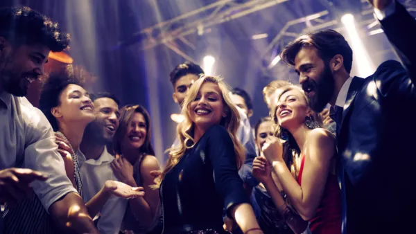 نجم كل السهرات مولود برج القوس الذي يمتلك موهبة في الوصول إلى الشهرة

