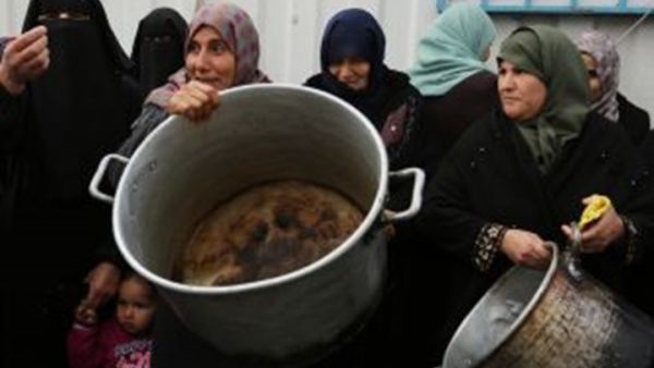 حملة خيرية تعلن القطاع "منطقة منكوبة" 