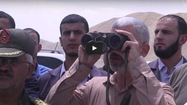 وفد من حماس بقيادة السنوار يتفقد الحدود الفلسطينية المصرية 