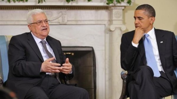 الرئيسان الاميركي باراك اوباما والفلسطيني محمود عباس خلال لقائهما في البيت الابيض