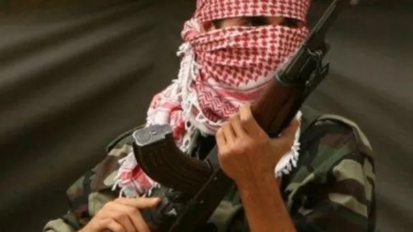 عنصر مسلح من كتائب عز الدين القسام في قطاع غزة