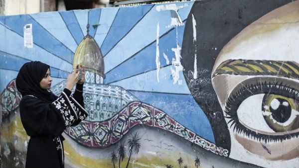 Work is underway to get Israel to approve the 3G network service to Palestinian mobile companies. (AFP) Work is underway to get Israel to approve the 3G network service to Palestinian mobile companies. (AFP)