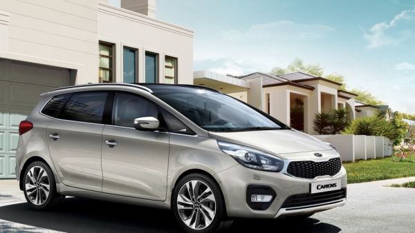 لم تكشف كيا عن أي صور للداخلية حالياً، و لكنها قالت بأن مقاعد السيارة الـ 7 ستستخدم القماش أو الجلد و ستأتي باللونين الأسود أو البيج