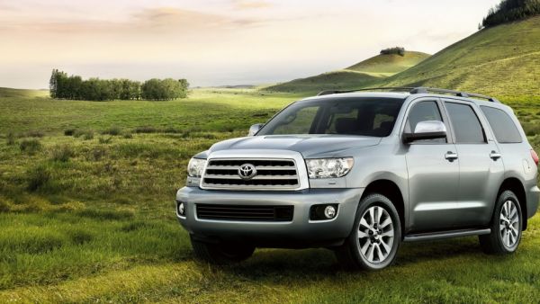 تأتي سيكويا 2017 مع رزمة Star Safety التي تضُمُّ مجموعة من أنظمة الأمان مثل نظام المكابح المانعة للانغلاق