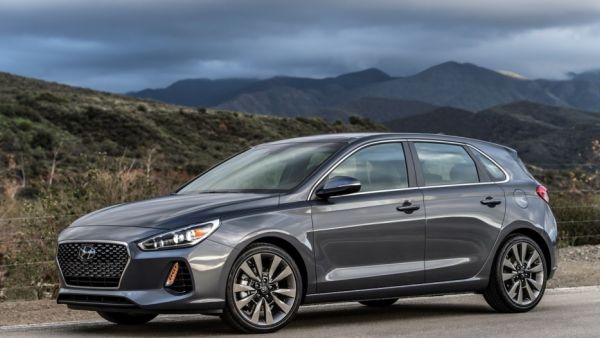 تعتبر النترا GT فئة شبيهة بـ i30 هاتشباك التي تباع في الأسواق الأوروبية بينما تتجه النترا GT إلى السوق الأمريكي ولا نعلم أي السيارتين ستصل إلى أسواقنا المحلية