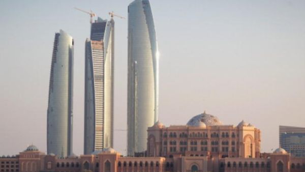 أظهرت إحصاءات هيئة أبوظبي للسياحة والثقافة الصادرة يوم أمس الثلاثاء أن الفنادق والمنتجعات والشقق الفندقية في الإمارة رحبّت بعدد قياسي من النزلاء خلال شهر أكتوبر بلغ 288,27 ألف نزيل، بنسبة نمو 29% عن الشهر ذاته من 2012