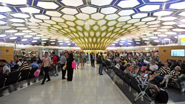 مطار أبوظبي الدولي 