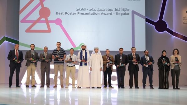 Dr Nabeel Al Salem, Executive Director of Outreach and Communications at QF R&D presents the Best Regular Poster Presentation Awards