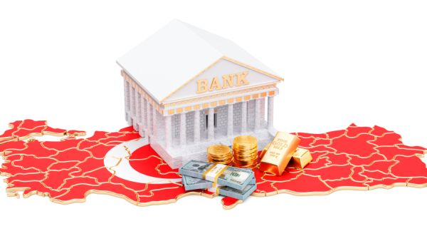 المركزي التركي يعترف بضغط انهيار الليرة وارتفاع الأسعار على التضخم
