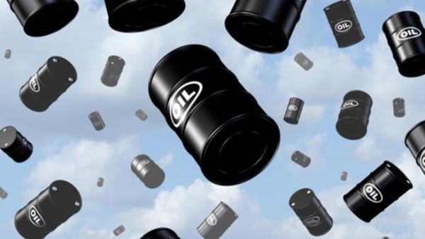 منذ بداية 2015 حتى يومنا هذا يستمر النفط بالفوضى دون وضوح