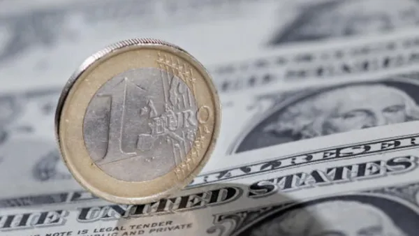 سيجري سحب وتجميد استثمارات سعودية بما يصل إلى خمسة مليارات ريال (1.3 مليار دولار) من مصر، في حالة عدم التوصل إلى تسوية بشأنها مع الحكومة
