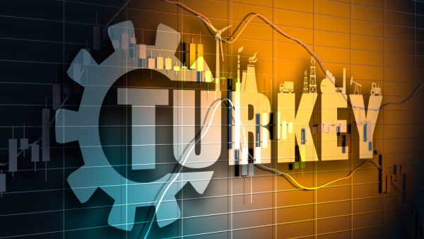 تركيا تعتزم رفع أسعار الكهرباء بين 9 و14% مع استمرار تهاوي الليرة 