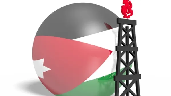 رفع أسعار جميع المشتقات النفطية وأسطوانة الغاز المنزلي، ما يعني أن شرائح اجتماعية واسعة ستتضرر من القرار