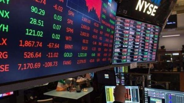 أسهم أوروبا نحو أعلى 4 أشهر مع تقدم محادثات التجارة