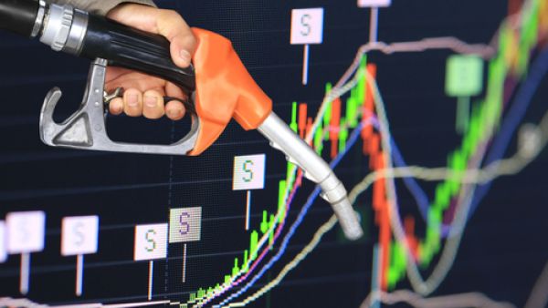ارتفعت أسعار النفط في بداية التعاملات دون الـ 1%