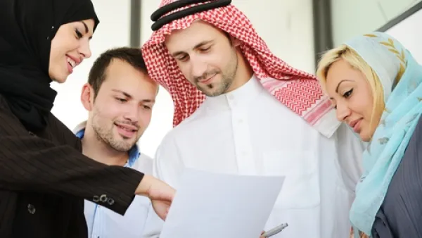 بلغ عدد المشتغلين الأجانب في السعودية نحو 6.3 مليون مشتغل، يشكلون 56 في المائة من إجمالي المشتغلين في البلاد، البالغ 11.2 مليون مشتغل