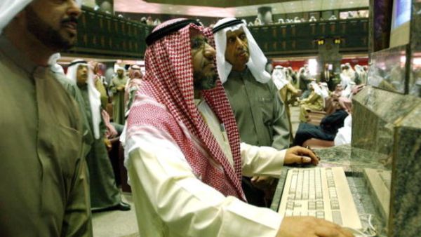أضاف النويصري أن الآلية الجديدة تحافظ على قيمة المحفظة الاستثمارية لكل مساهم بعد الموافقة على زيادة رأس المال، وتسهم في تحديد قيمة سوقية للحقوق الأولوية أضاف النويصري أن الآلية الجديدة تحافظ على قيمة المحفظة الاستثمارية لكل مساهم بعد الموافقة على زيادة رأس المال، وتسهم في تحديد قيمة سوقية للحقوق الأولوية
