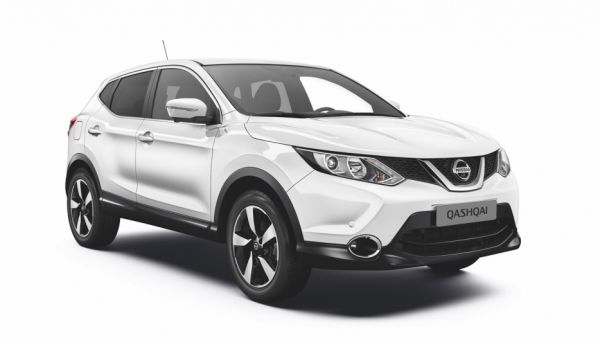 زُوّدت جميع السيارات بنظام نيسان لمراقبة الرؤية المحيطية AVM الذي يعمل من خلال 4 كاميرات مثبتة في أنحاء السيارة تُصور البيئة المحيطة و تعرضها في شاشة النظام الترفيهي الذي سيساعد السائقين في التحكم بالسيارة بصورة أكبر