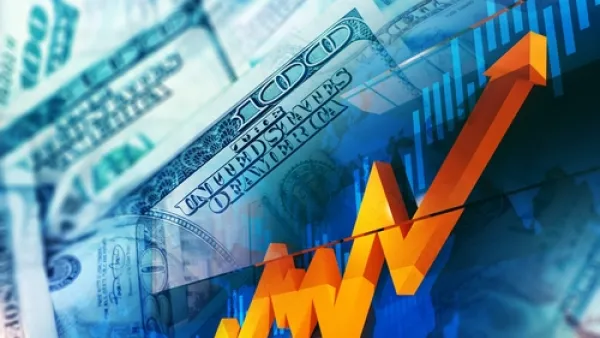 ارتفع مؤشر الدولار الذي يقيس قوة العملة مقابل ست عملات رئيسية 0.8% في أواخر التعاملات إلى 97.650 بعد أن سجل أعلى مستوياته منذ مارس / آذار