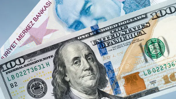 الليرة التركية تستمر في التراجع امام الدولار 
