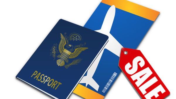 سبب انخفاض أسعار التذاكر إلى تراجع الطلب على السفر، بعد انتهاء موسم العطلات السنوية الذي بدأ في نهاية يونيو (حزيران) واستمرّ حتى نهاية سبتمبر (أيلول)