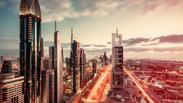 في تصنيفات هذا العام الصادرة عن فوربس، ظهر خمسة من الأثرياء في الإمارات على الأقل في قائمة كباء الأثرياء، وبلغت قيمة ثرواتهم مجتمعة 27.3 مليار دولار في مارس، مقابل 18.4 مليار دولار في 2016